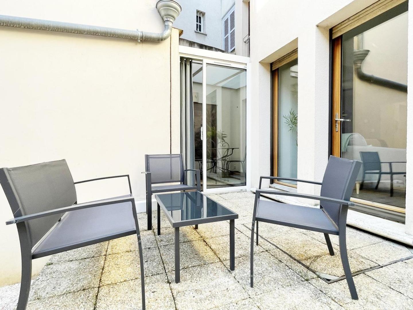 Appartamento Le Patio De La Reine Berthe - Parking Included Chartres Esterno foto
