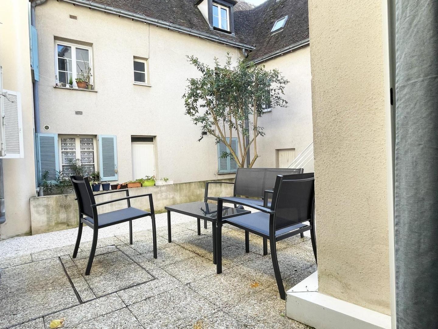 Appartamento Le Patio De La Reine Berthe - Parking Included Chartres Esterno foto